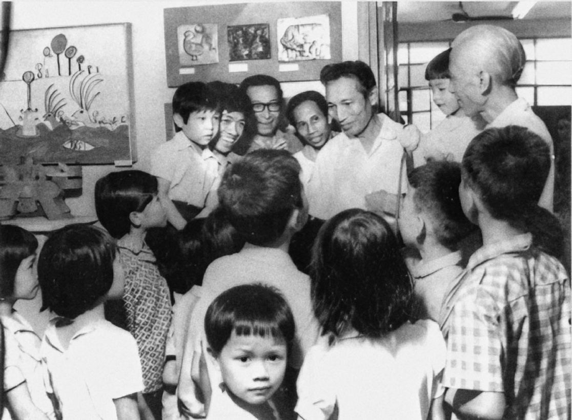 Tran Van Can, Tham Duc Tu, Mai Van Hien, Le Cong Thanh, and Pham Van Don at a children's painting and sculpture exhibition, around 1970-1980