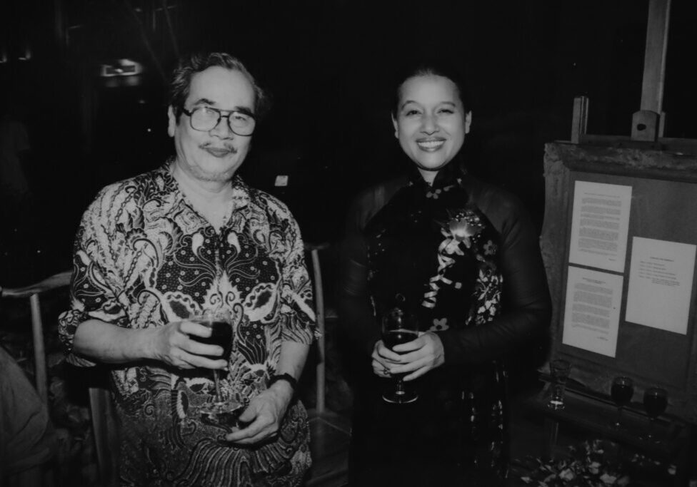 Tran Luu Hau (Vietnam, 1928-2020) and Boi Tran on the occasion of Boi Tran's Solo Exhibition: The Call From My Within at Minh Chau Art Gallery, Hanoi, circa 2000.